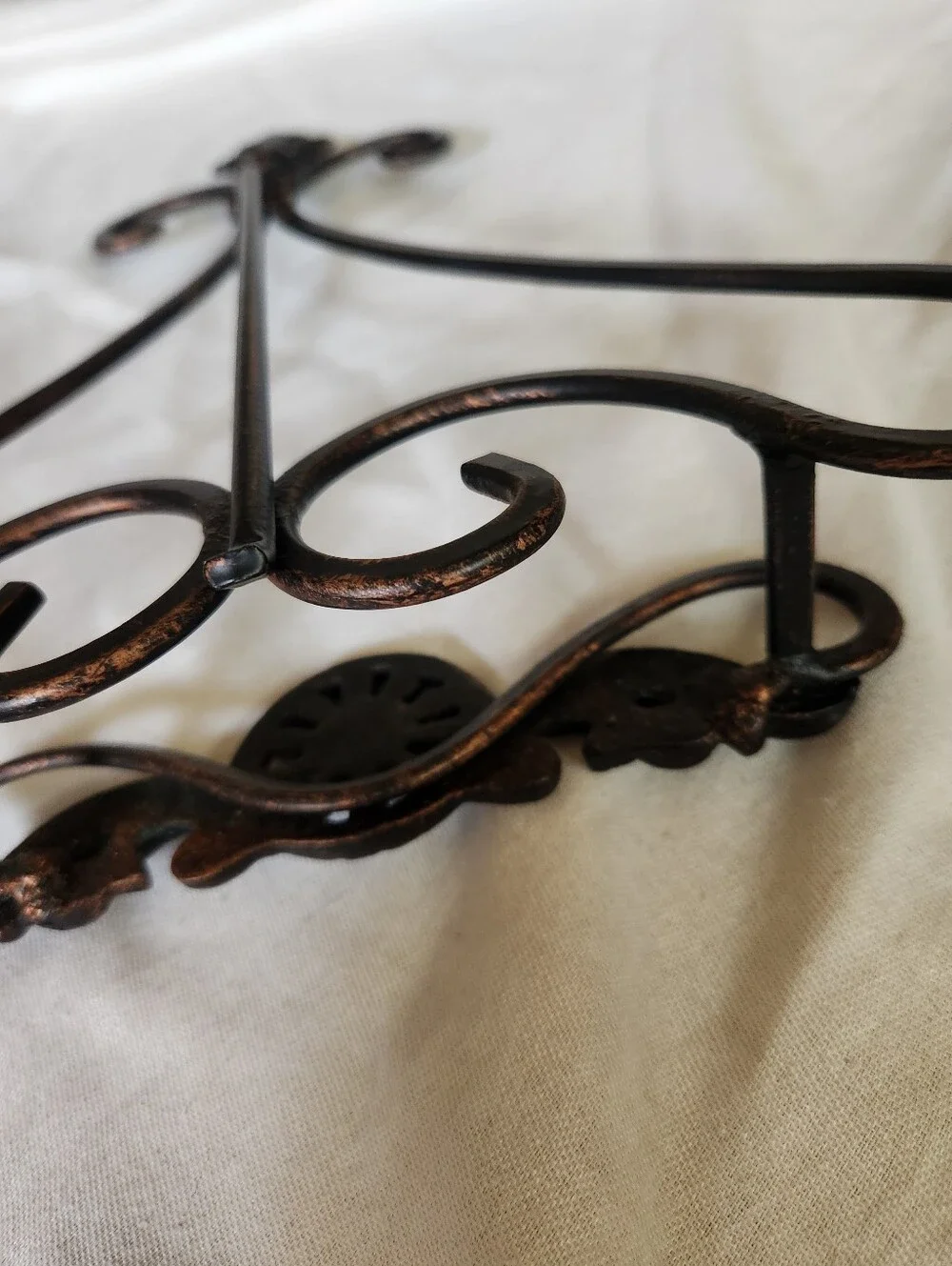 Vintage Style Scroll Metal Easel Plate Display Stand Black Copper Tone